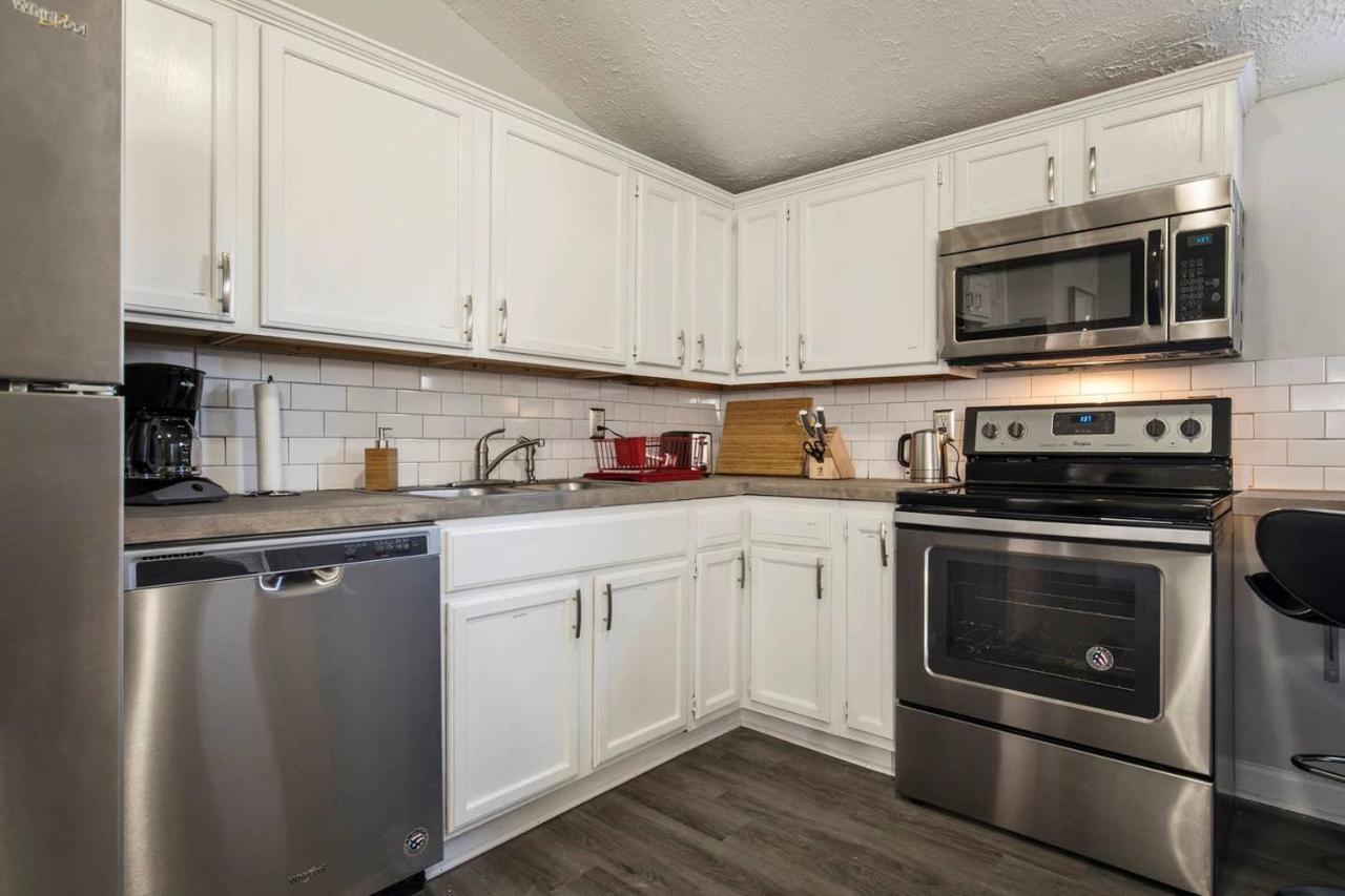 Louisville Dream House 4Br 2Ba By Cozysuites Exteriör bild